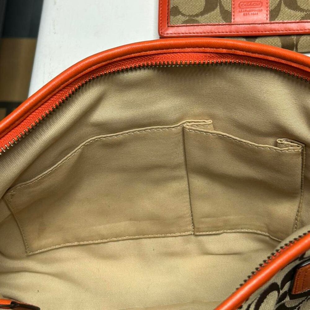 Coach Canvas Leather Shoulder Bag with Matching Wallet - Picture 8 of 8